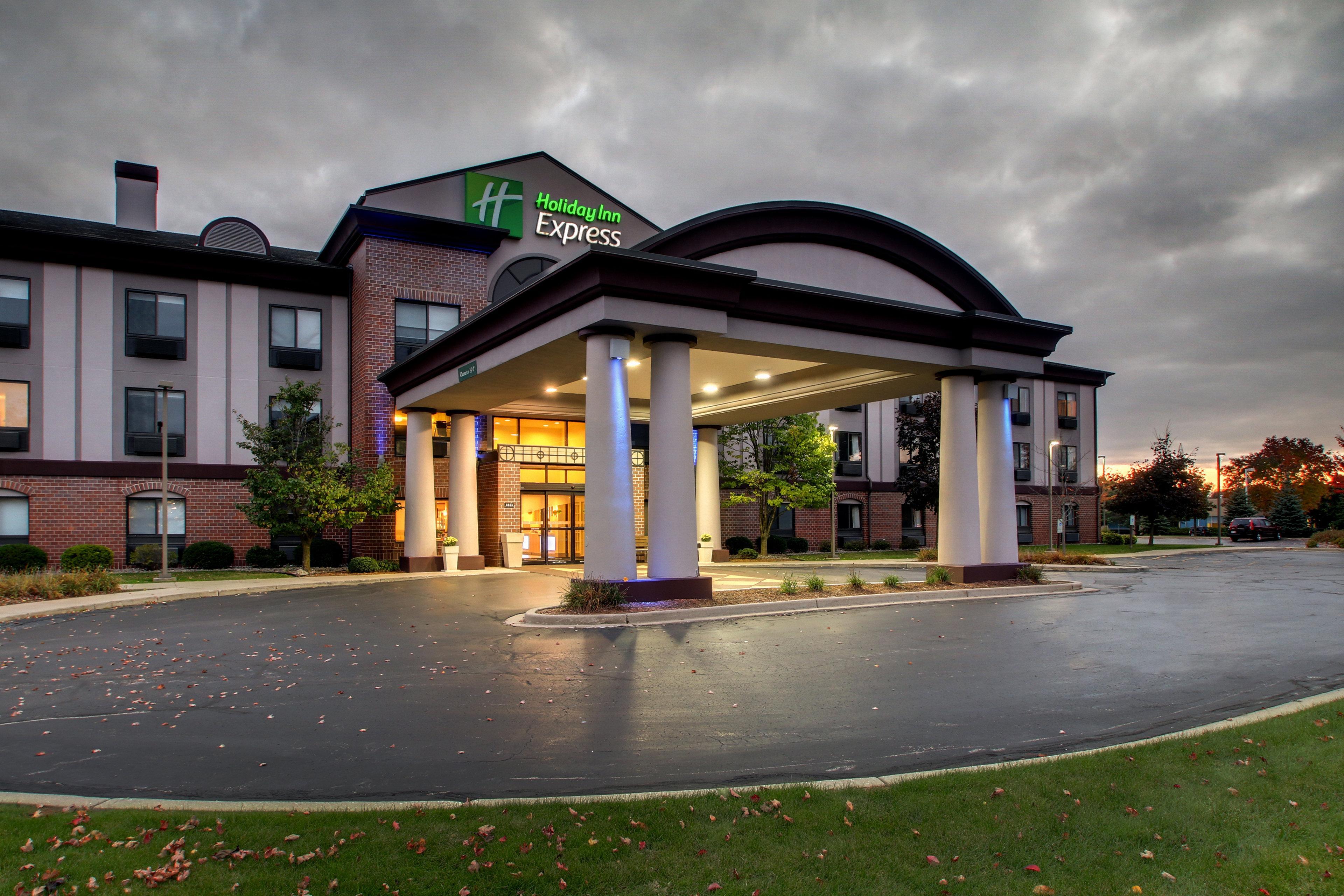 Holiday Inn Express Milwaukee N- Brown Deer/Mequon Esterno foto