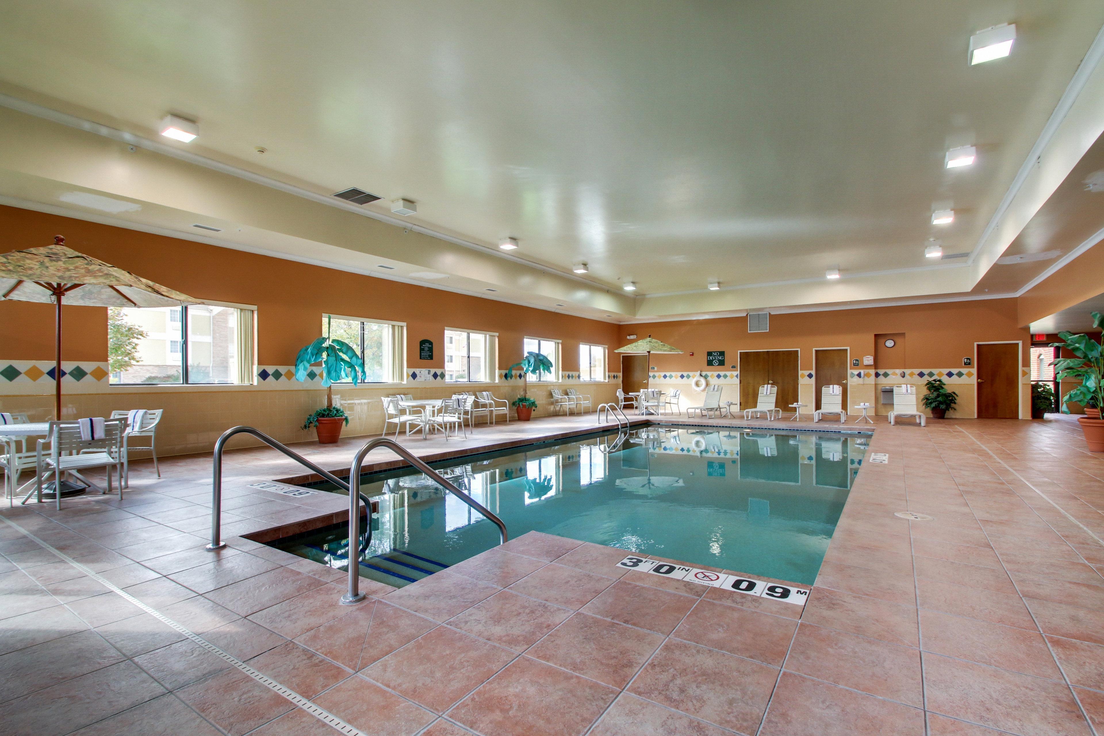 Holiday Inn Express Milwaukee N- Brown Deer/Mequon Esterno foto