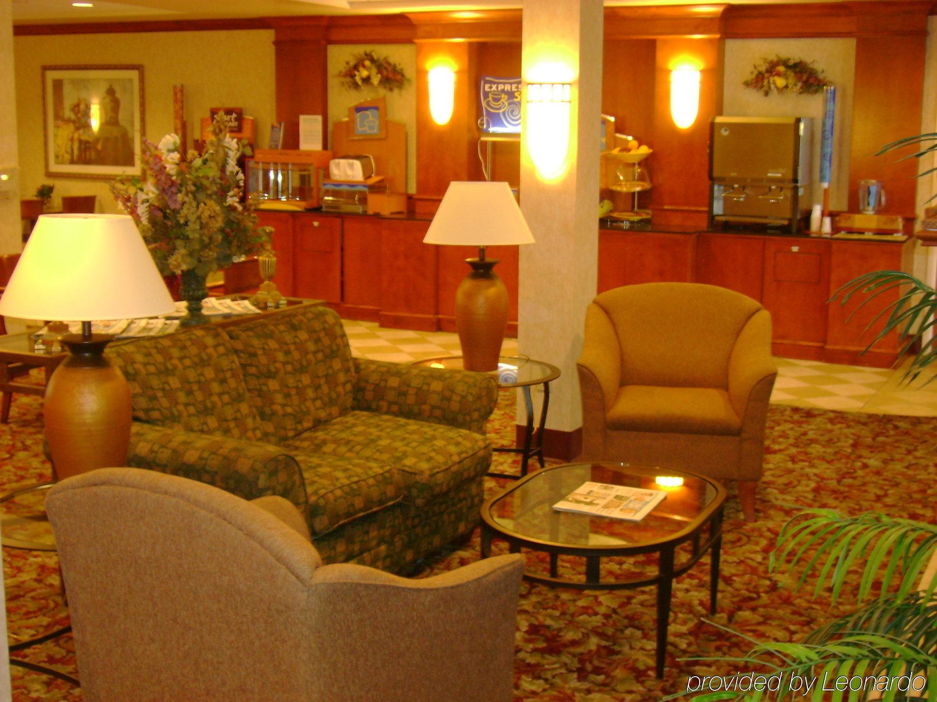 Holiday Inn Express Milwaukee N- Brown Deer/Mequon Esterno foto